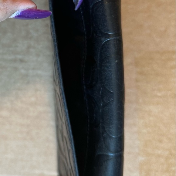 Used Coach Signature C leather checkbook wallet in black - Picture 5 of 12